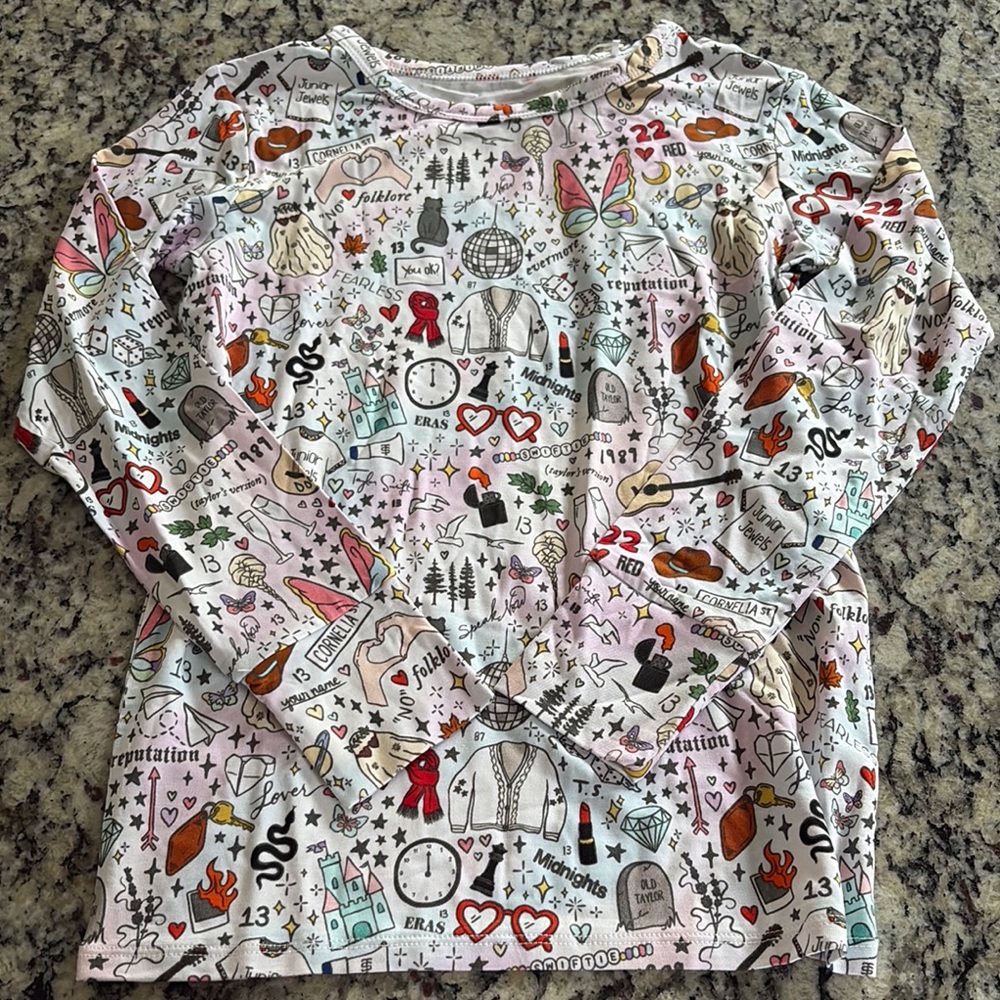 Little Snuggles Taylor Swift PJ Set - Picture 8 of 15